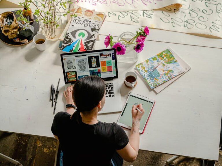 How to Design a Professional Logo for Your Blog in 2025